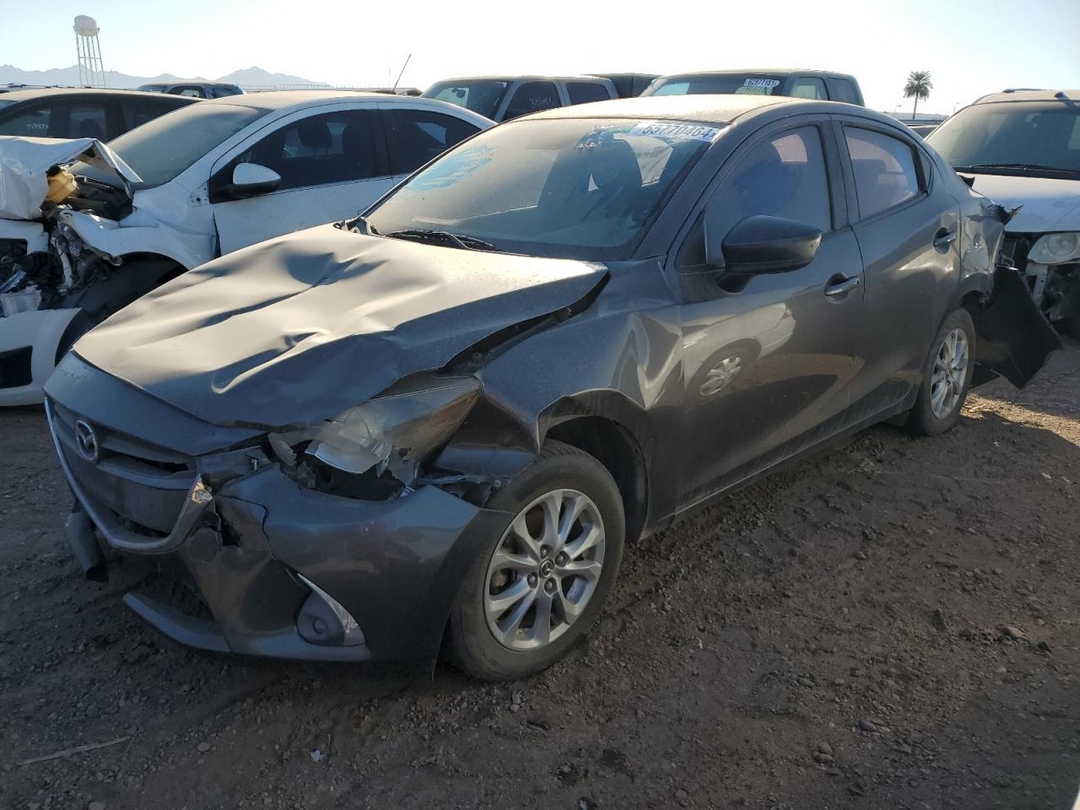 Vista de 2019 MAZDA MAZDA2, ángulo 1