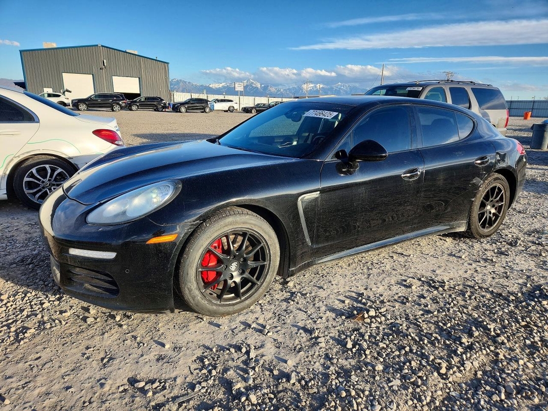 Vue de 2014 PORSCHE PANAMERA 2, angle 1