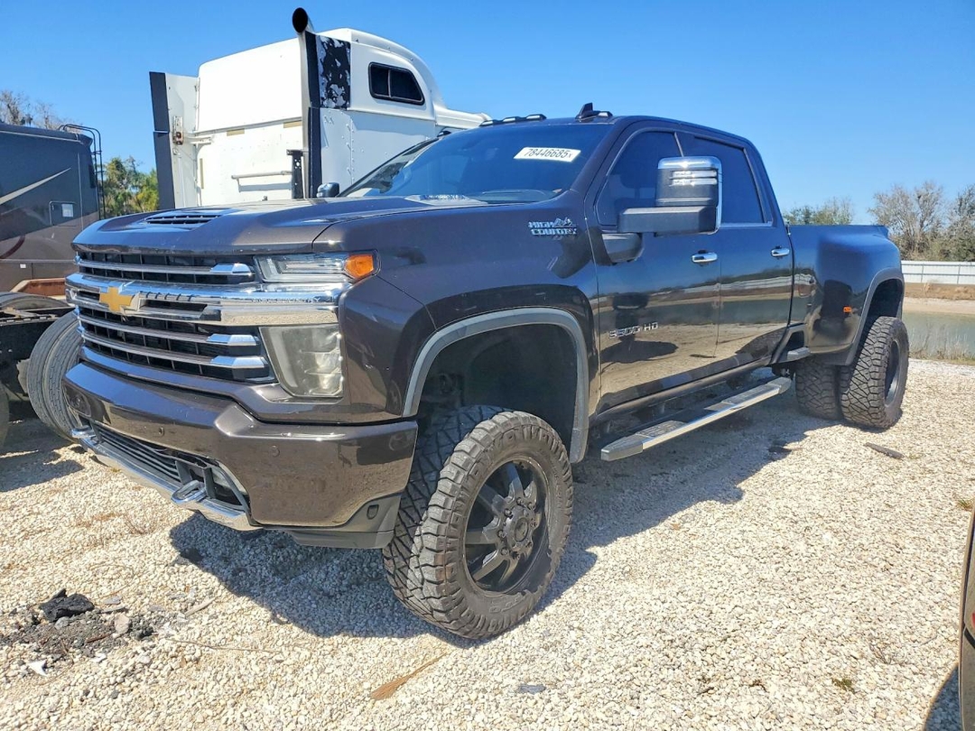Vista de 2020 CHEVROLET SILVERADO K3500 HIGH COUNTRY, ángulo 1