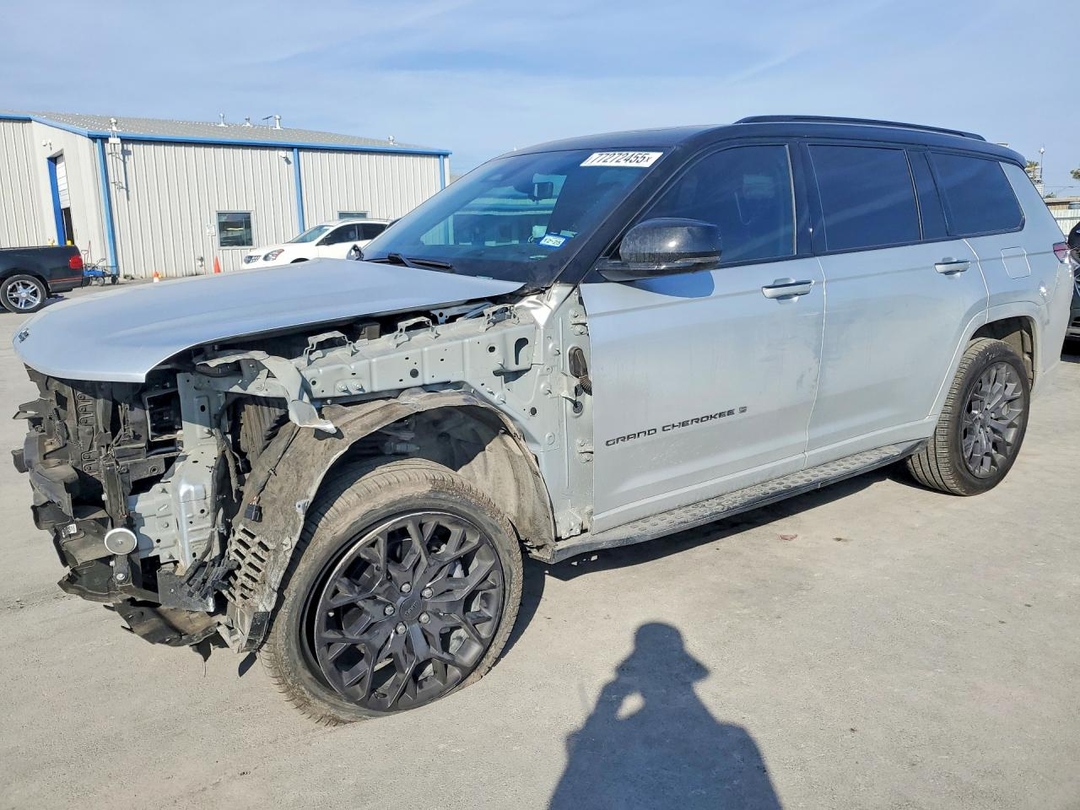 Vue de 2023 JEEP GRAND CHEROKEE L SUMMIT, angle 1