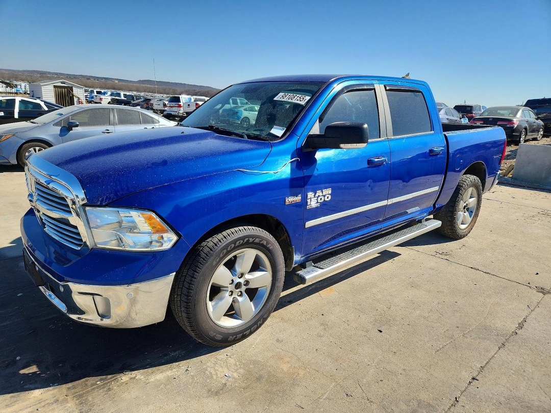 Vue de 2019 RAM 1500 CLASSIC SLT, angle 1