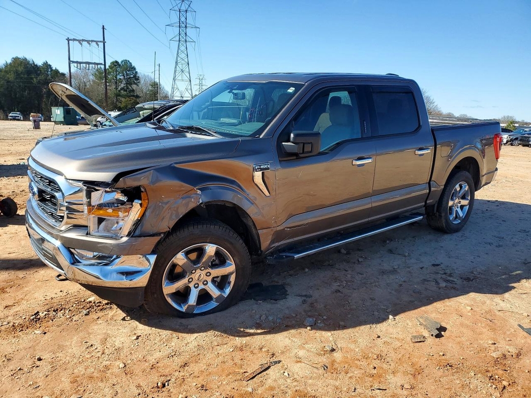 Vue de 2022 FORD F150 XLT, angle 1