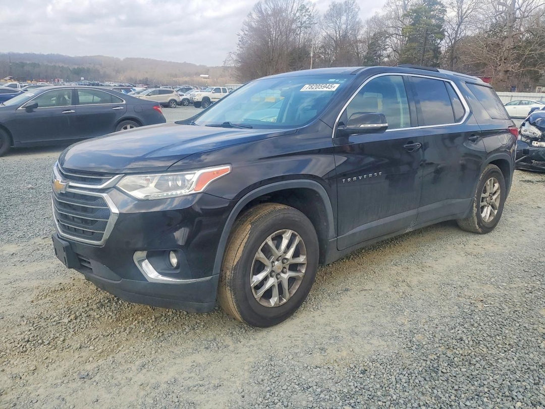 Вид 2018 CHEVROLET TRAVERSE LT, угол 1