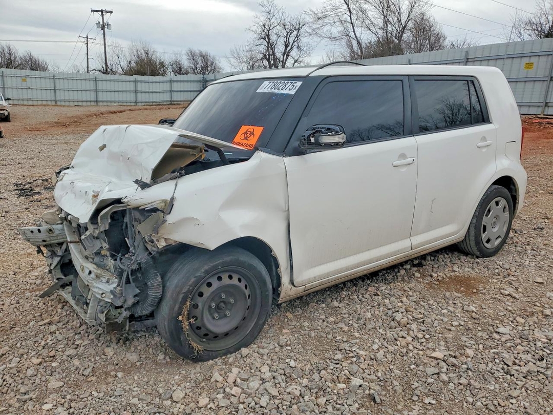 Вид 2013 SCION XB BASE, угол 1