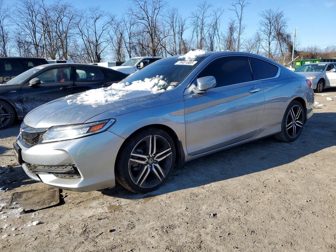 Vue de 2017 HONDA ACCORD TOURING, angle 1