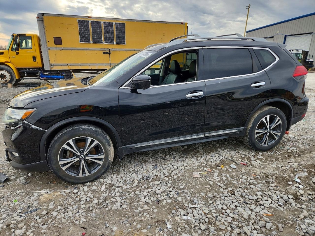منظر 2017 NISSAN ROGUE SV، زاوية 1