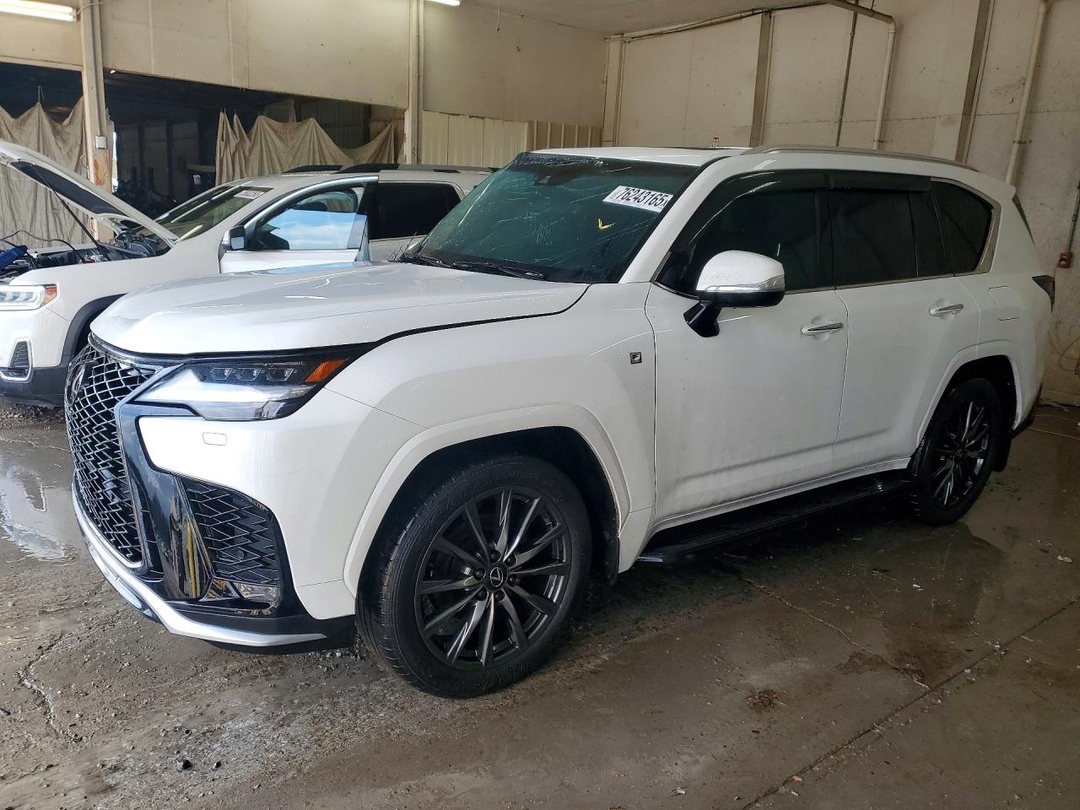 Вид 2024 LEXUS LX 600 BASE, угол 1