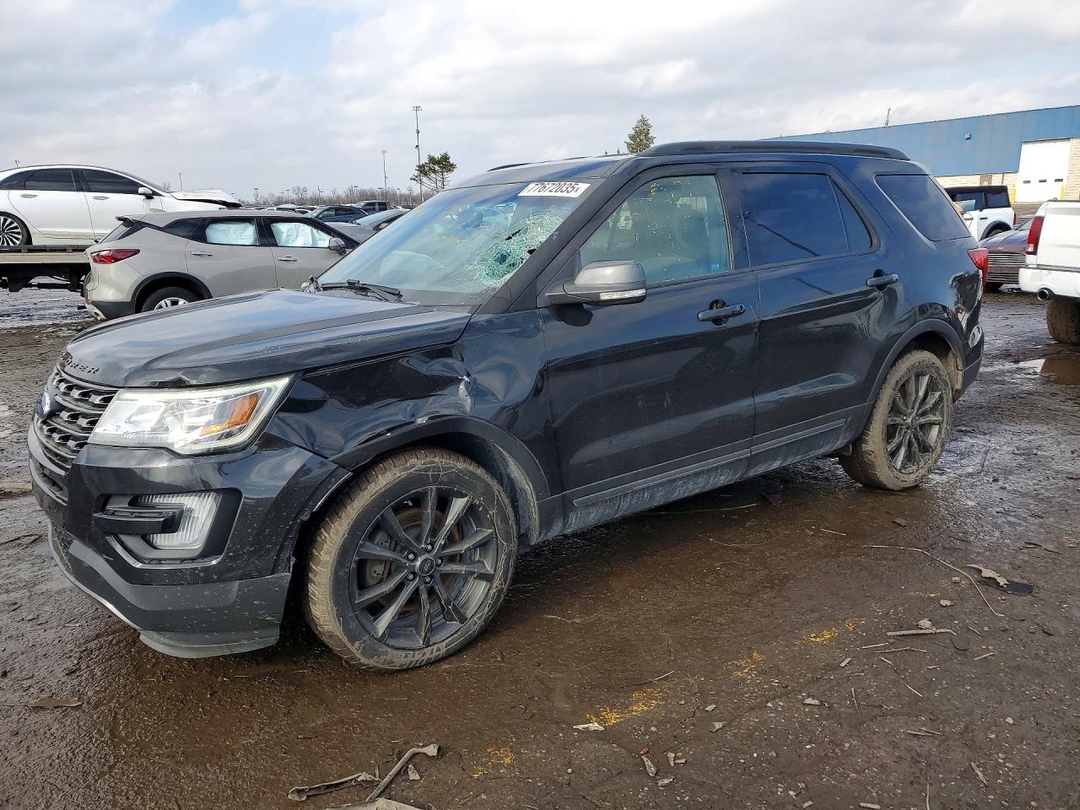 Vista de 2017 FORD EXPLORER XLT, ángulo 1