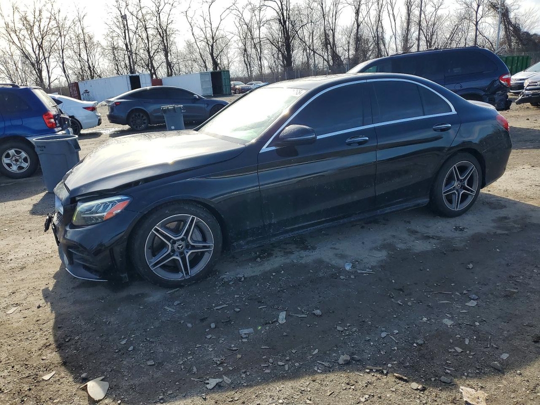 Vista de 2020 MERCEDES-BENZ C 300, ángulo 1