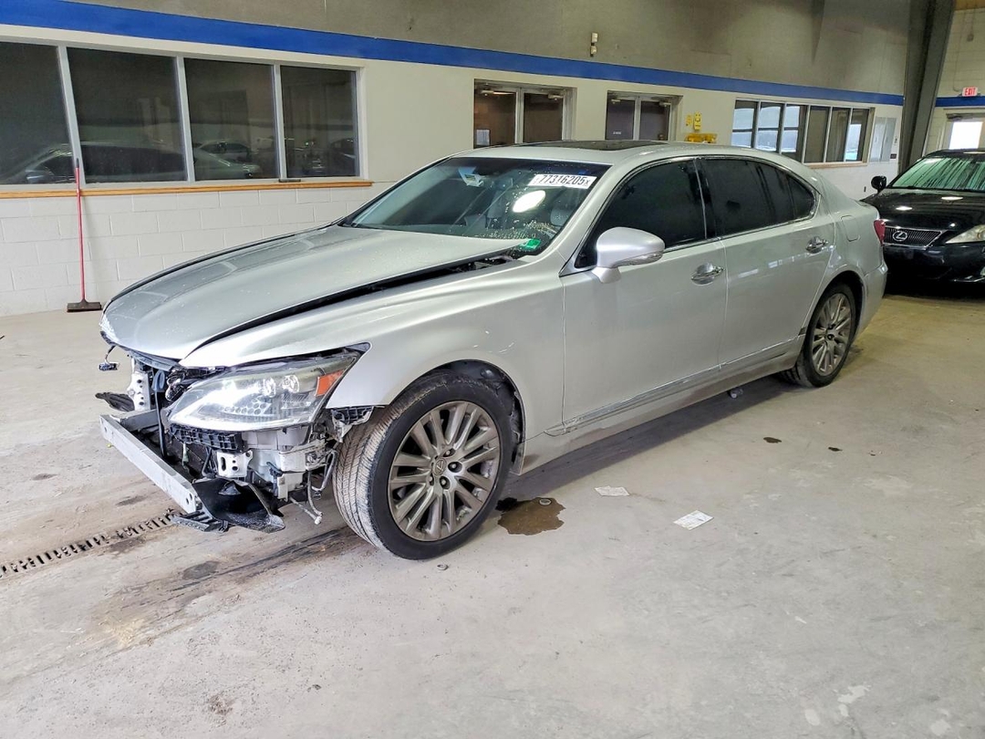 Vista de 2013 LEXUS LS 460L, ángulo 1