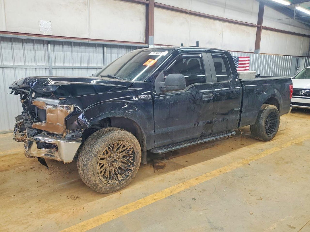 Vue de 2018 FORD F150 SUPER CAB, angle 1
