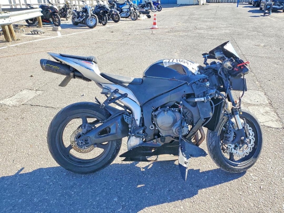منظر 2007 HONDA CBR600 RR، زاوية 1