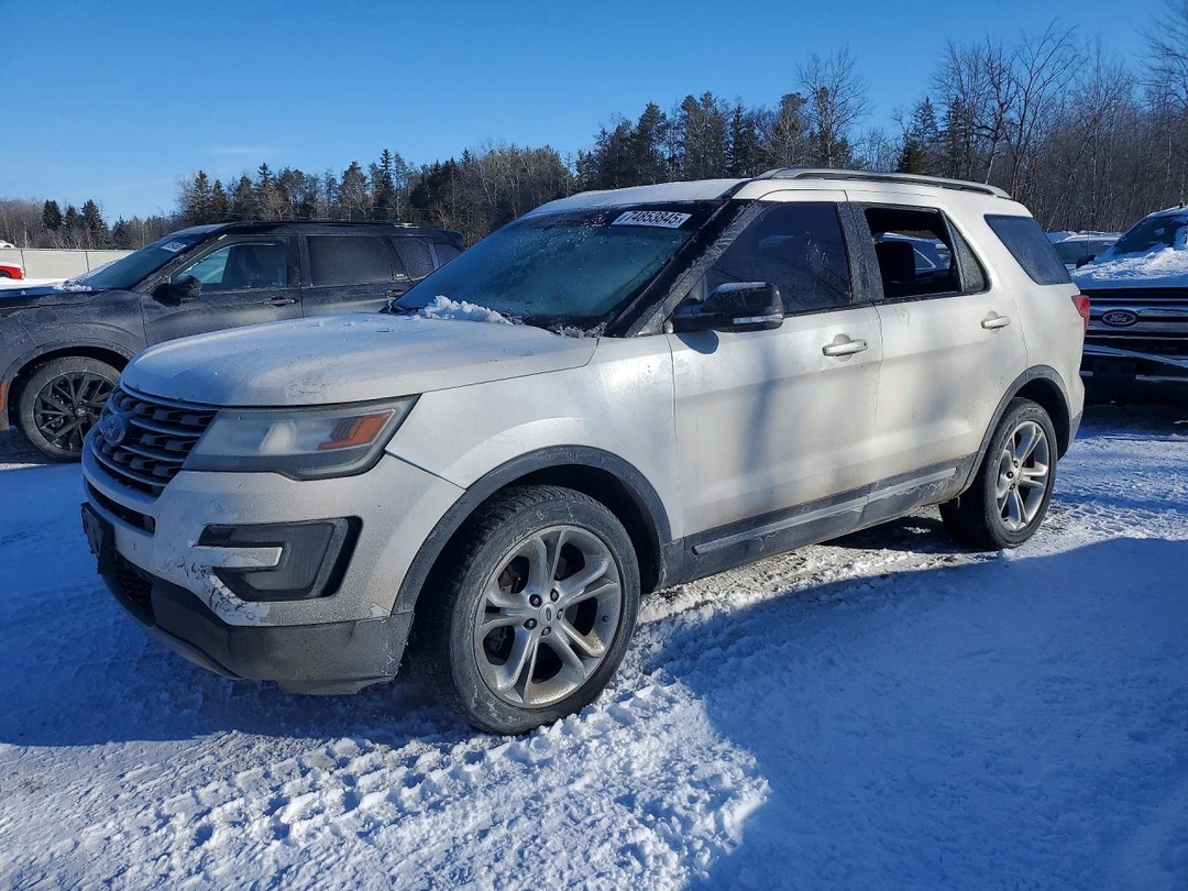 Вид 2016 FORD EXPLORER XLT, угол 1