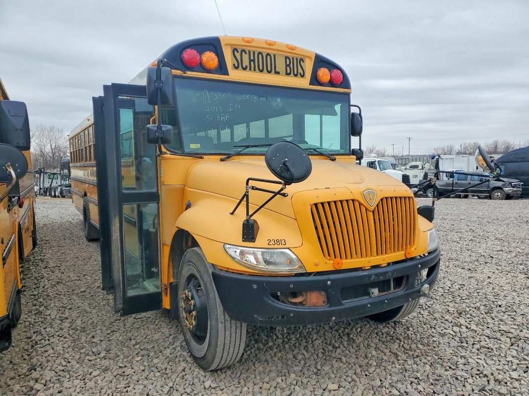 منظر 2013 IC CORPORATION CE SERIES SCHOOL - SCHOOL BUS، زاوية 1