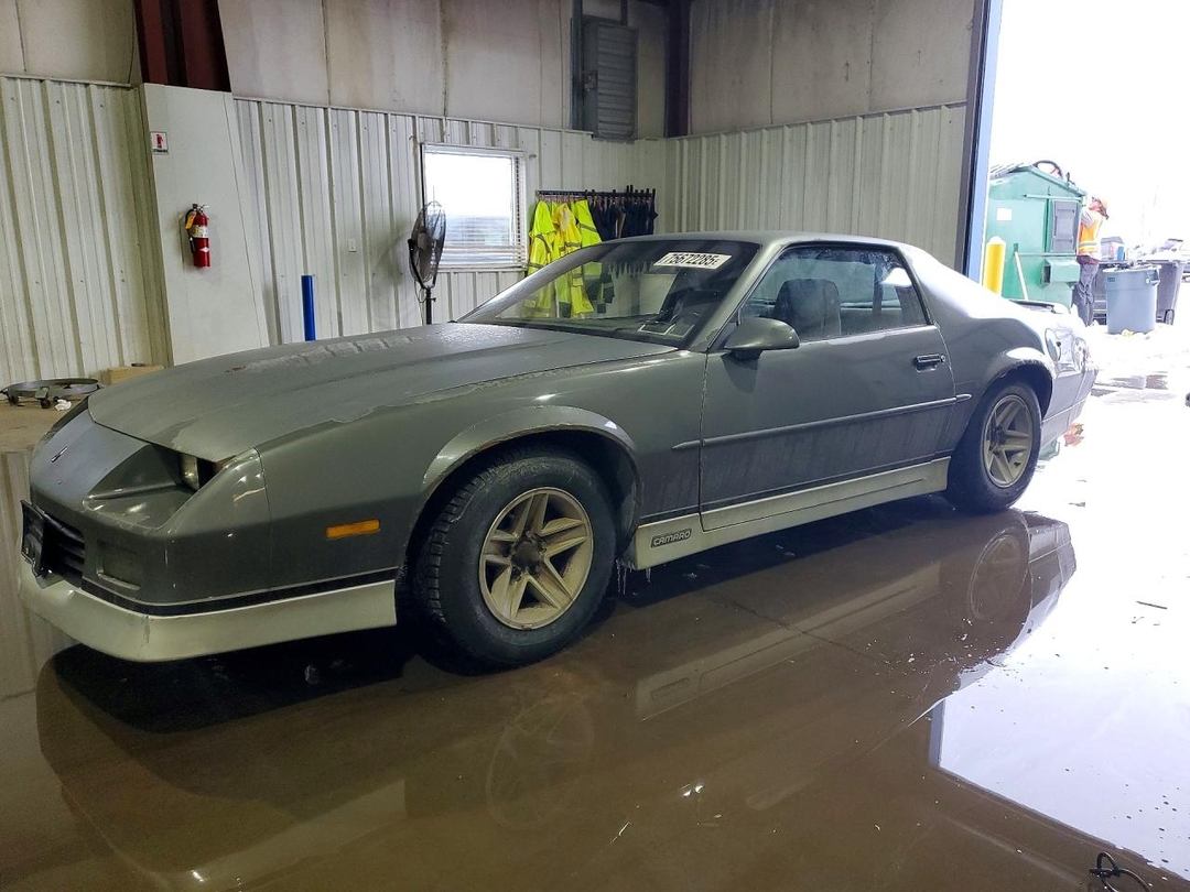 Vue de 1988 CHEVROLET CAMARO, angle 1
