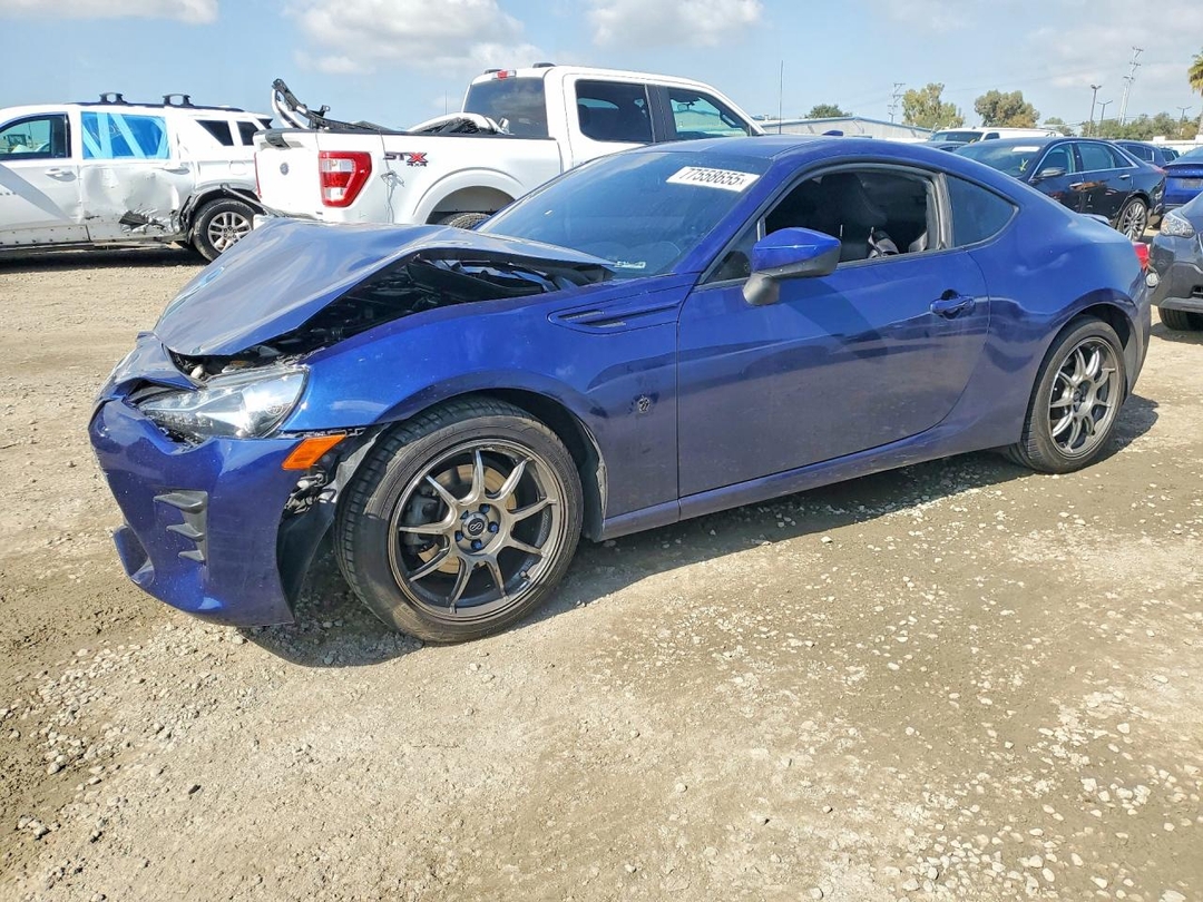 منظر 2017 TOYOTA 86 BASE، زاوية 1