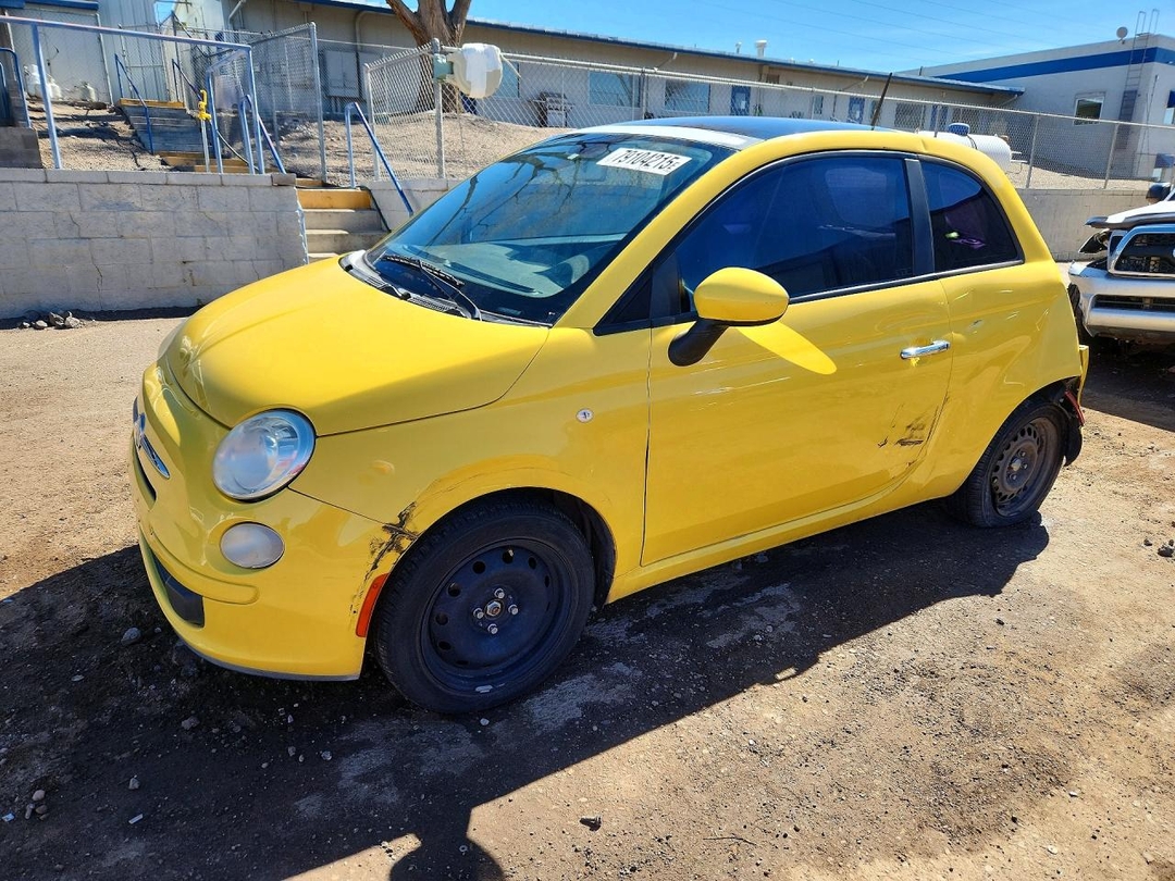 Vista de 2012 FIAT 500 POP, ángulo 1