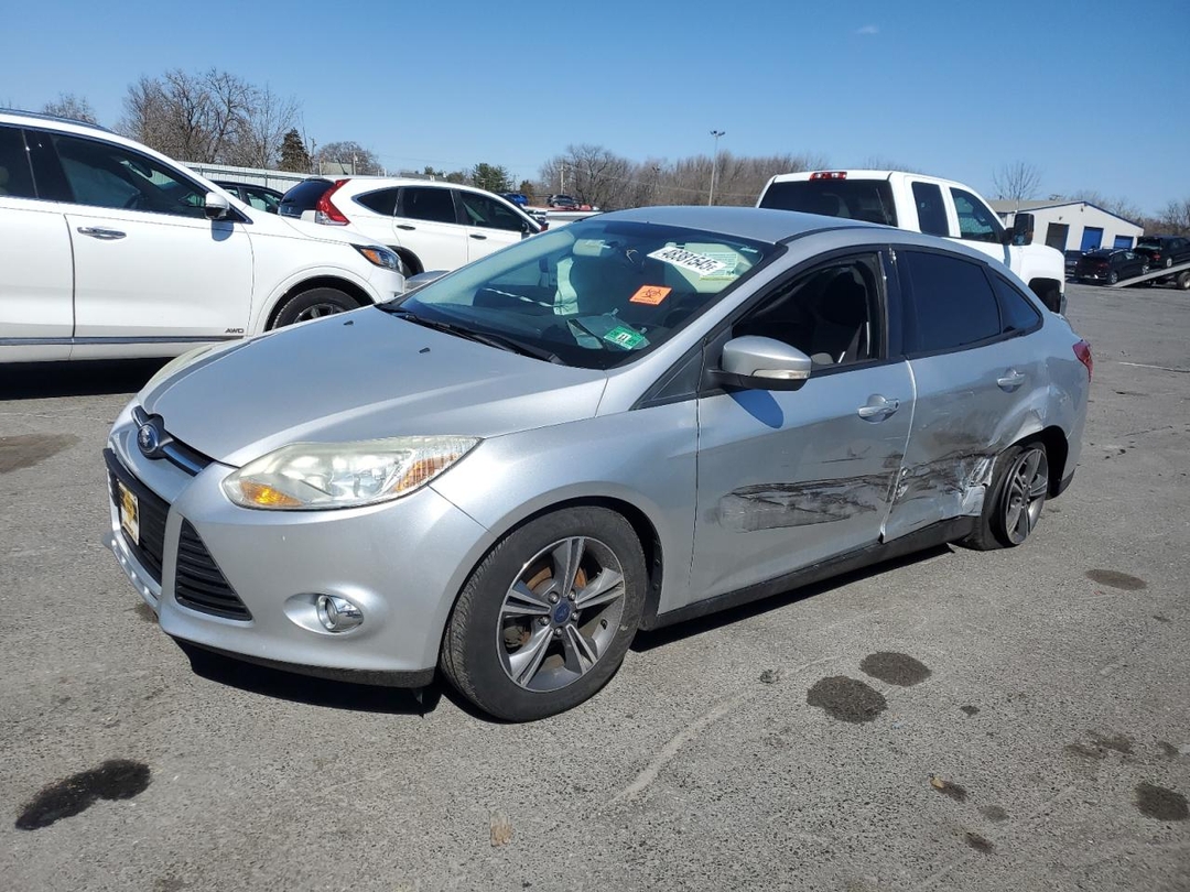 Vista de 2014 FORD FOCUS SE, ángulo 1