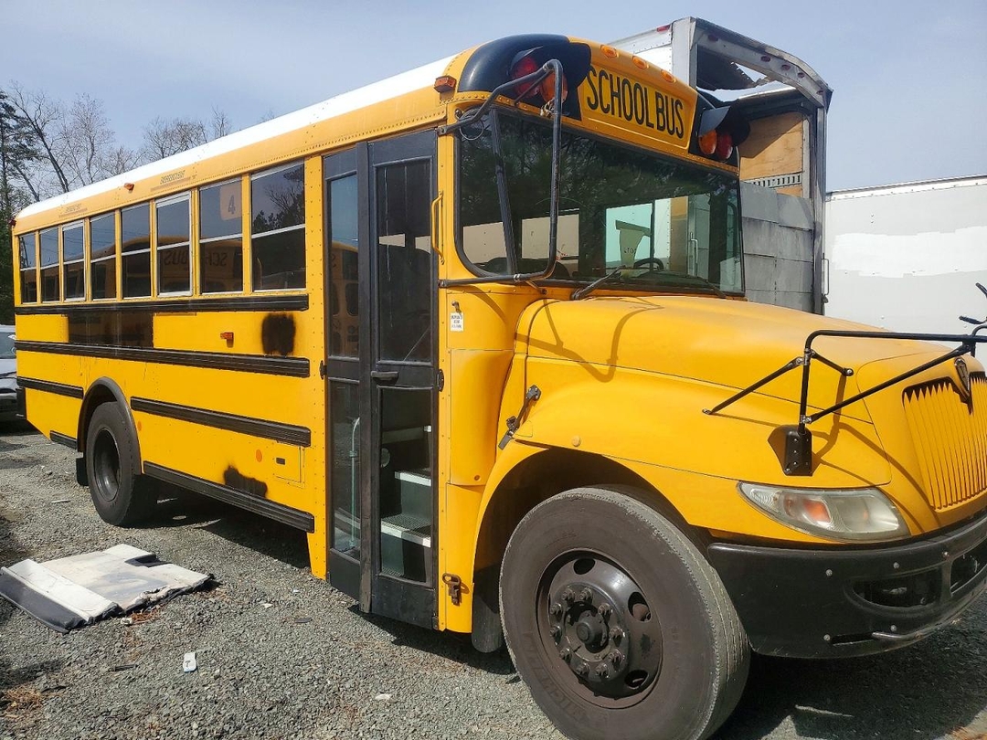 Вид 2015 IC CORPORATION CE SERIES SCHOOL - SCHOOL BUS, угол 1