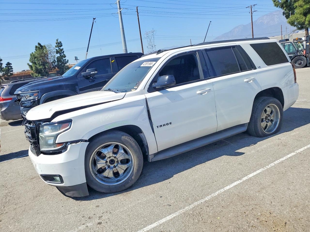 Vue de 2015 CHEVROLET TAHOE C1500 LS, angle 1