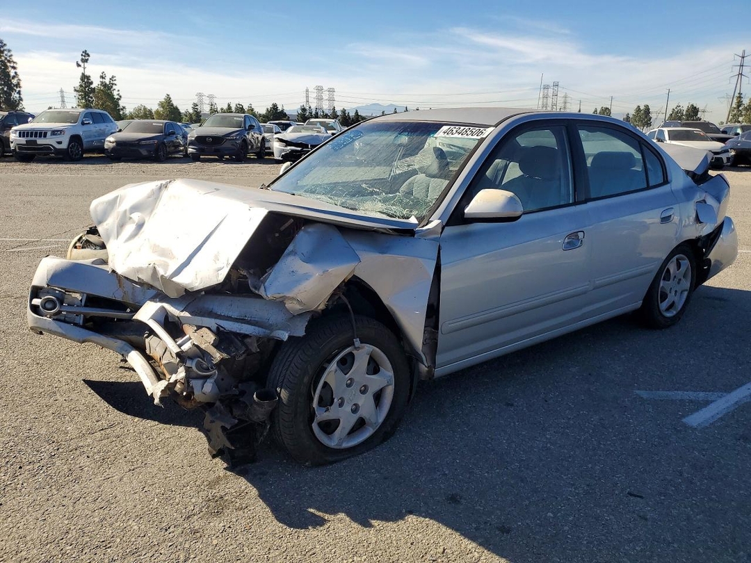Vue de 2004 HYUNDAI ELANTRA GLS, angle 1