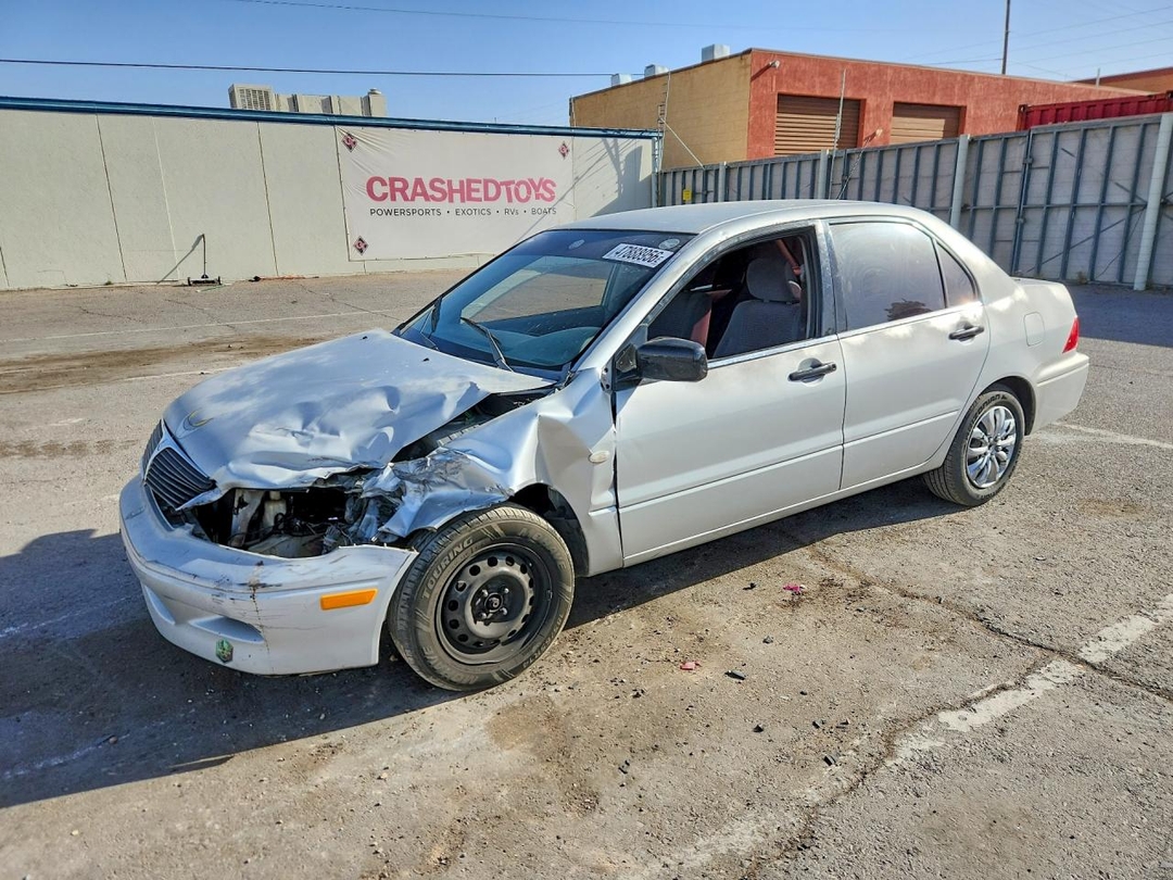 Vue de 2002 MITSUBISHI LANCER ES, angle 1