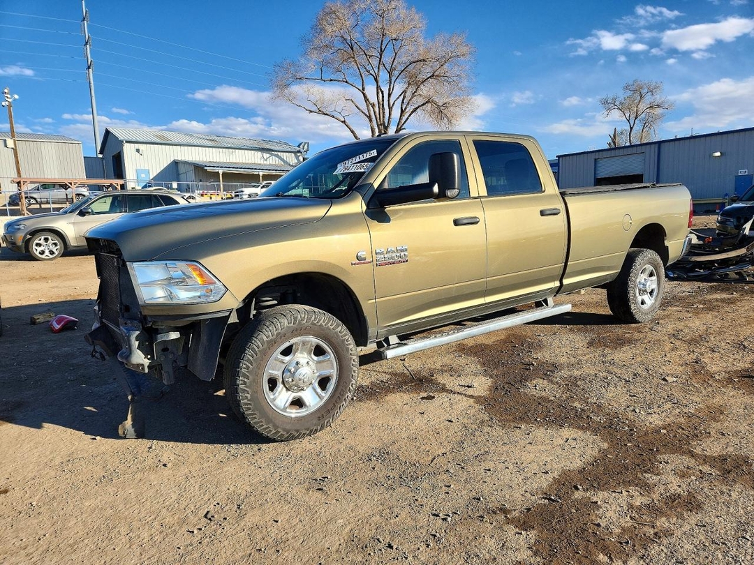 Вид 2014 RAM 2500 ST, угол 1