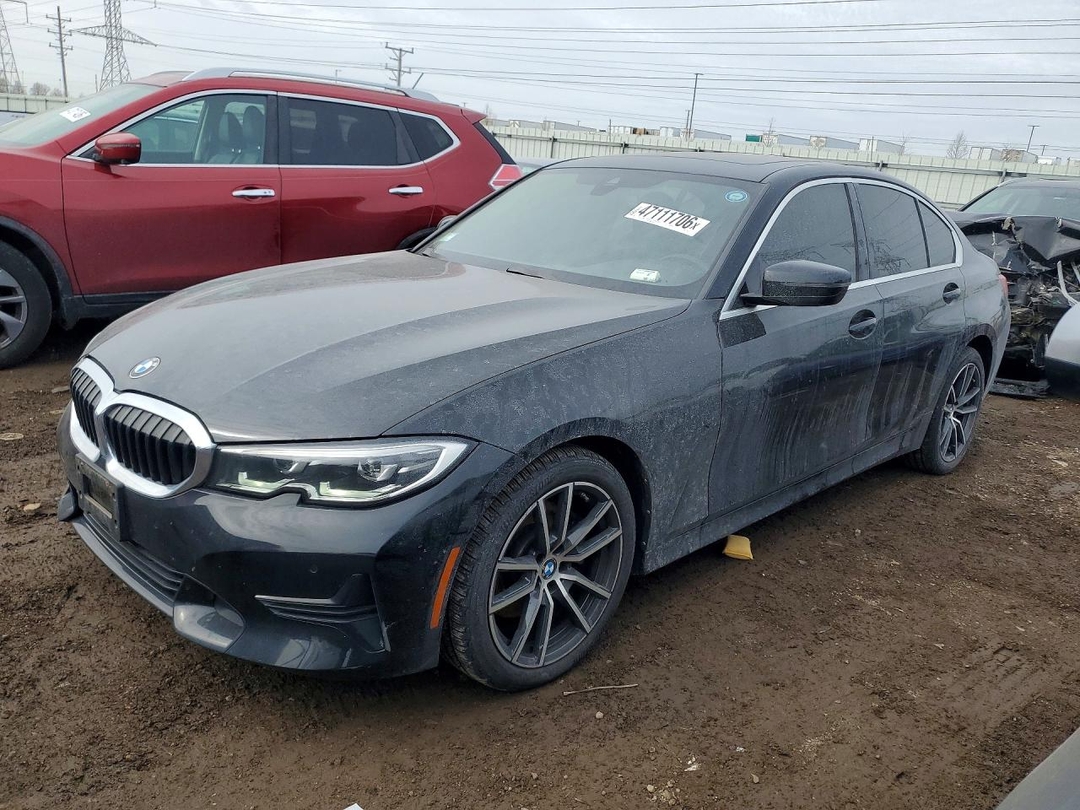Vista de 2019 BMW 330XI, ángulo 1