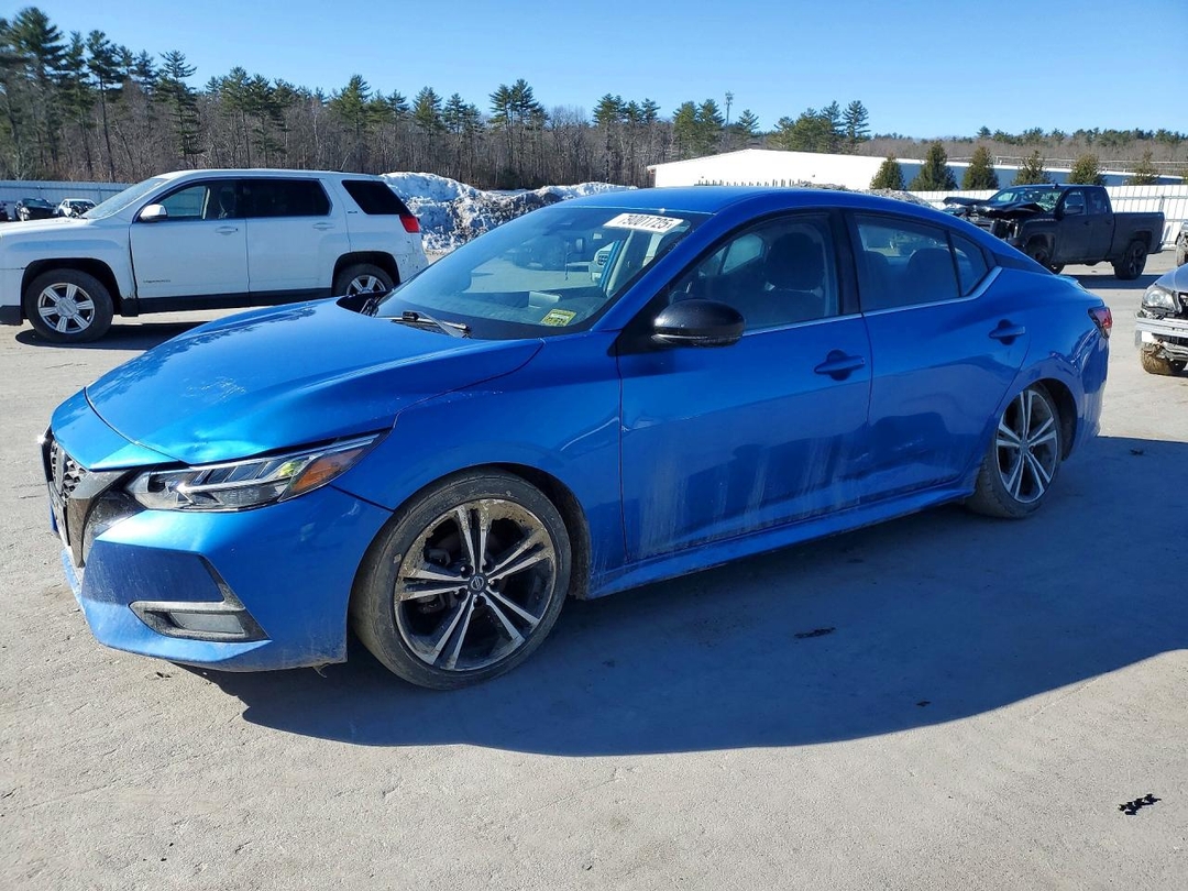 Vue de 2020 NISSAN SENTRA SR, angle 1