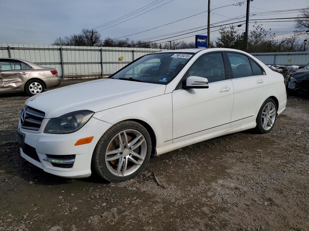 Вид 2014 MERCEDES-BENZ C 300 4MATIC, угол 1
