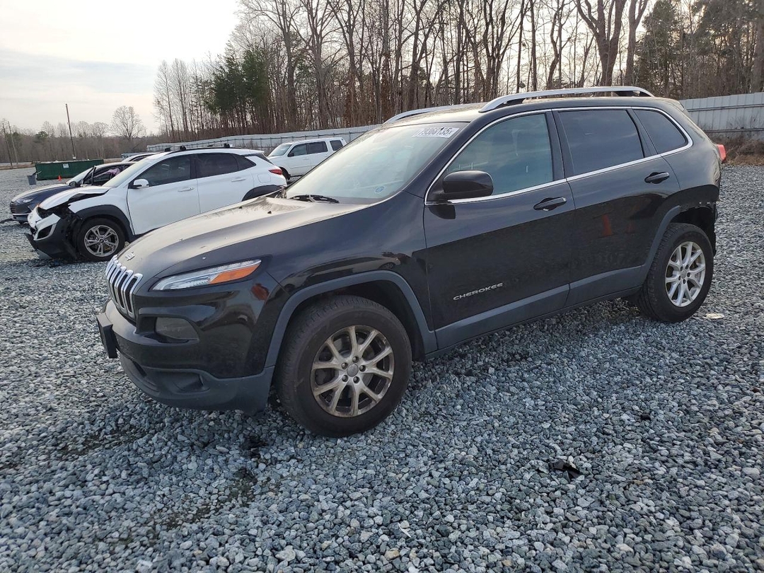 Vue de 2018 JEEP CHEROKEE LATITUDE, angle 1