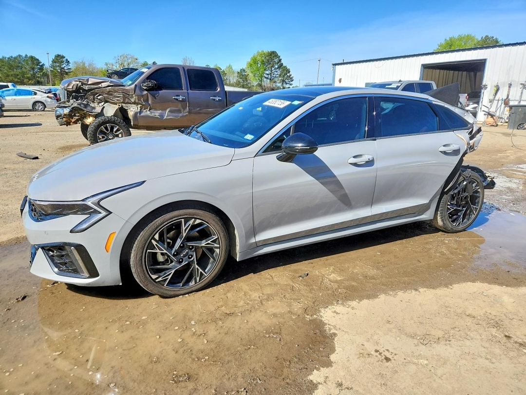 منظر 2025 KIA K5 GT-LINE، زاوية 1
