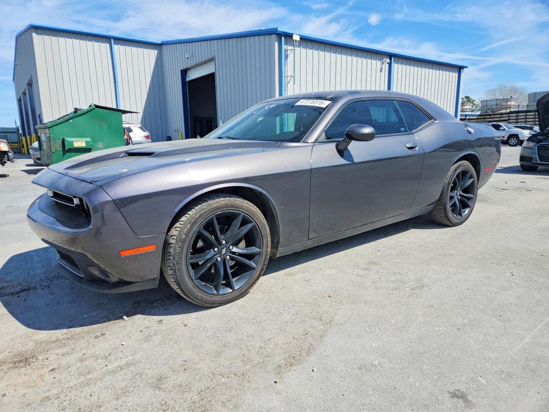 Vue de 2018 DODGE CHALLENGER SXT, angle 1
