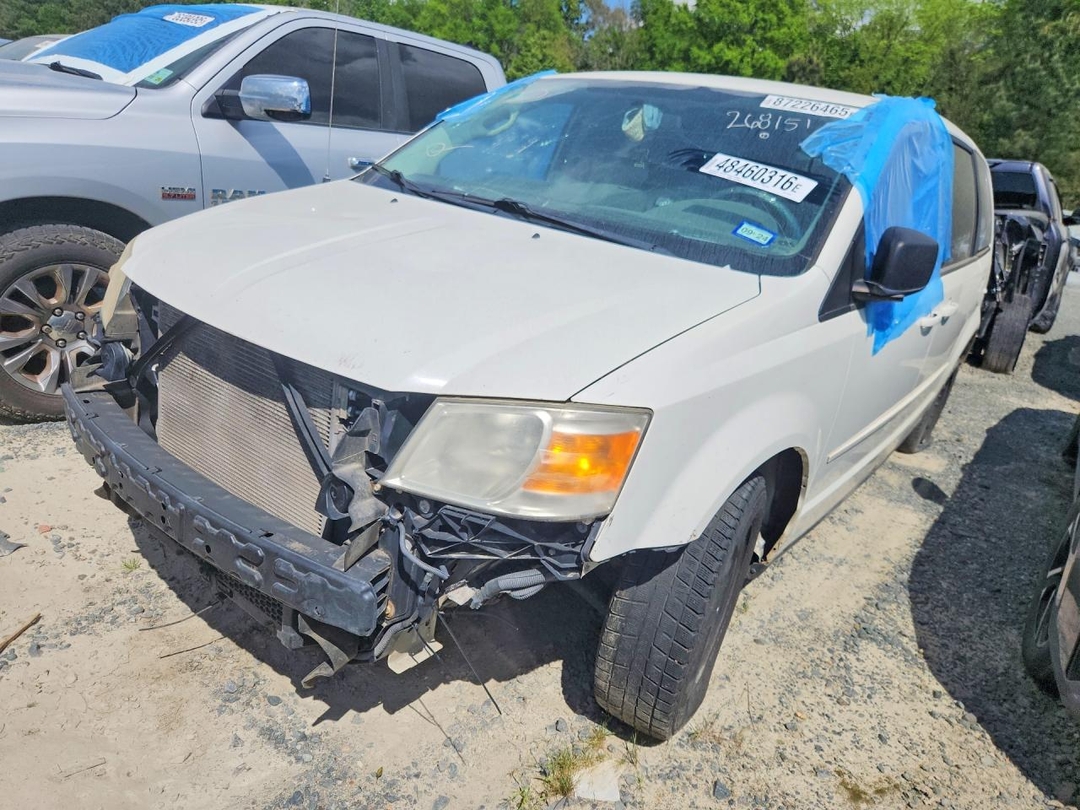 منظر 2010 DODGE GRAND CARAVAN SE، زاوية 1
