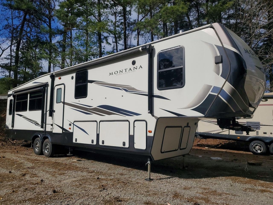 منظر 2021 KEYSTONE MONTANA CAMPER، زاوية 1