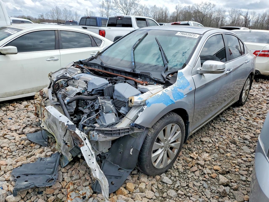 Vista de 2013 HONDA ACCORD EX, ángulo 1