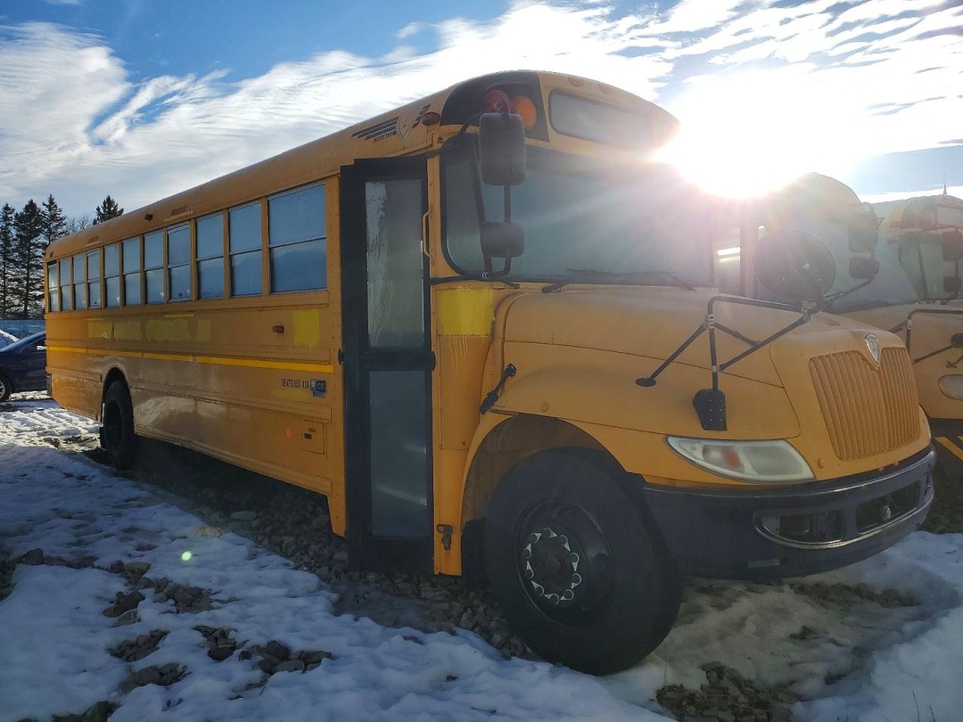 Вид 2014 IC CORPORATION CE SERIES SCHOOL - SCHOOL BUS, угол 1
