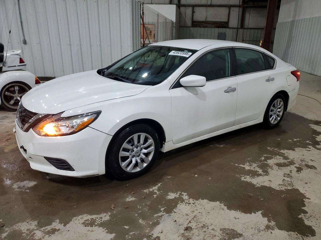 Vue de 2017 NISSAN ALTIMA 2.5 S, angle 1