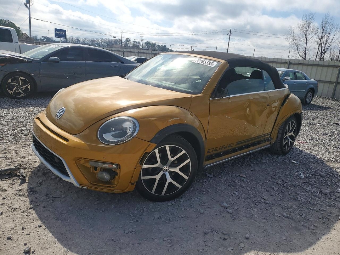 Vue de 2017 VOLKSWAGEN BEETLE DUNE, angle 1