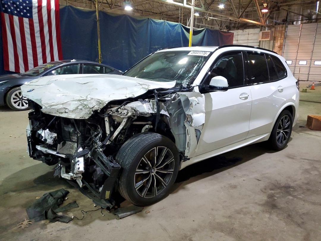 Вид 2024 BMW X5 XDRIVE40I, угол 1