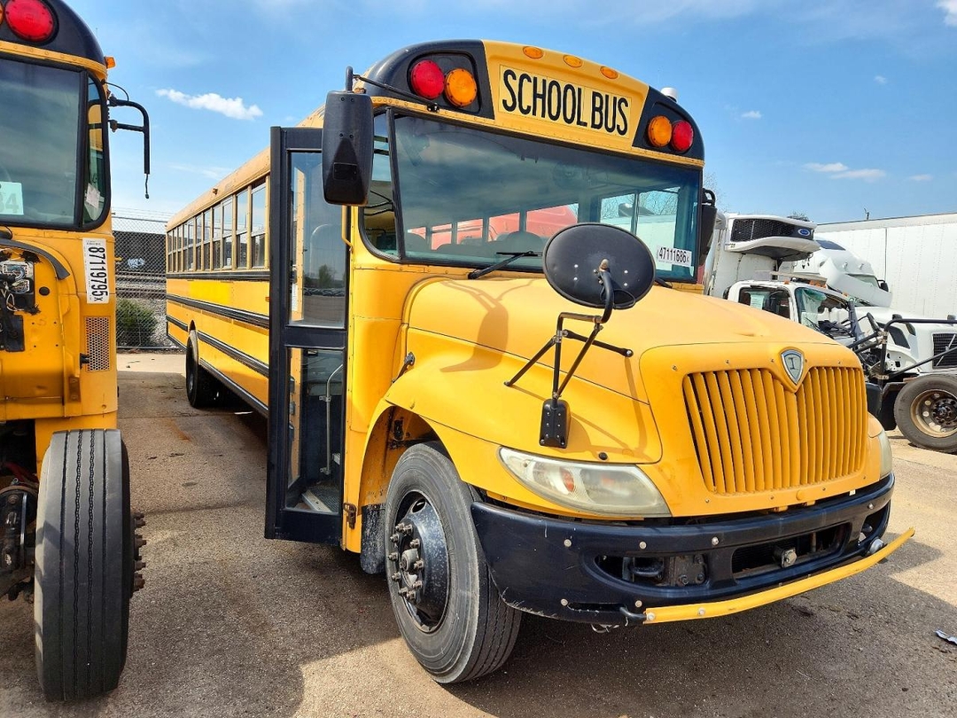 Vue de 2011 IC CORPORATION CE SERIES SCHOOL - SCHOOL BUS, angle 1