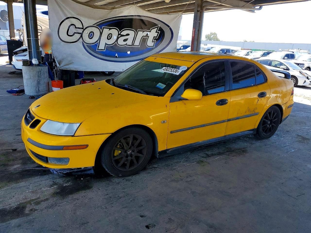 Vue de 2004 SAAB 9-3 ARC, angle 1