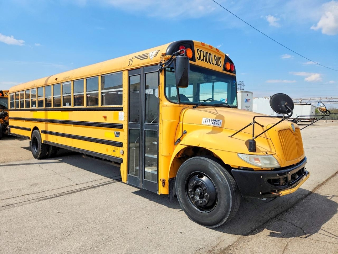 Вид 2011 IC CORPORATION CE SERIES SCHOOL - SCHOOL BUS, угол 1