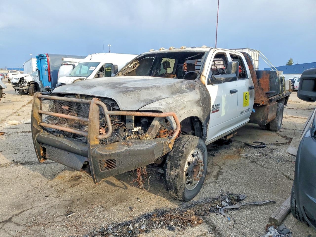 Vista de 2016 RAM 4500, ángulo 1