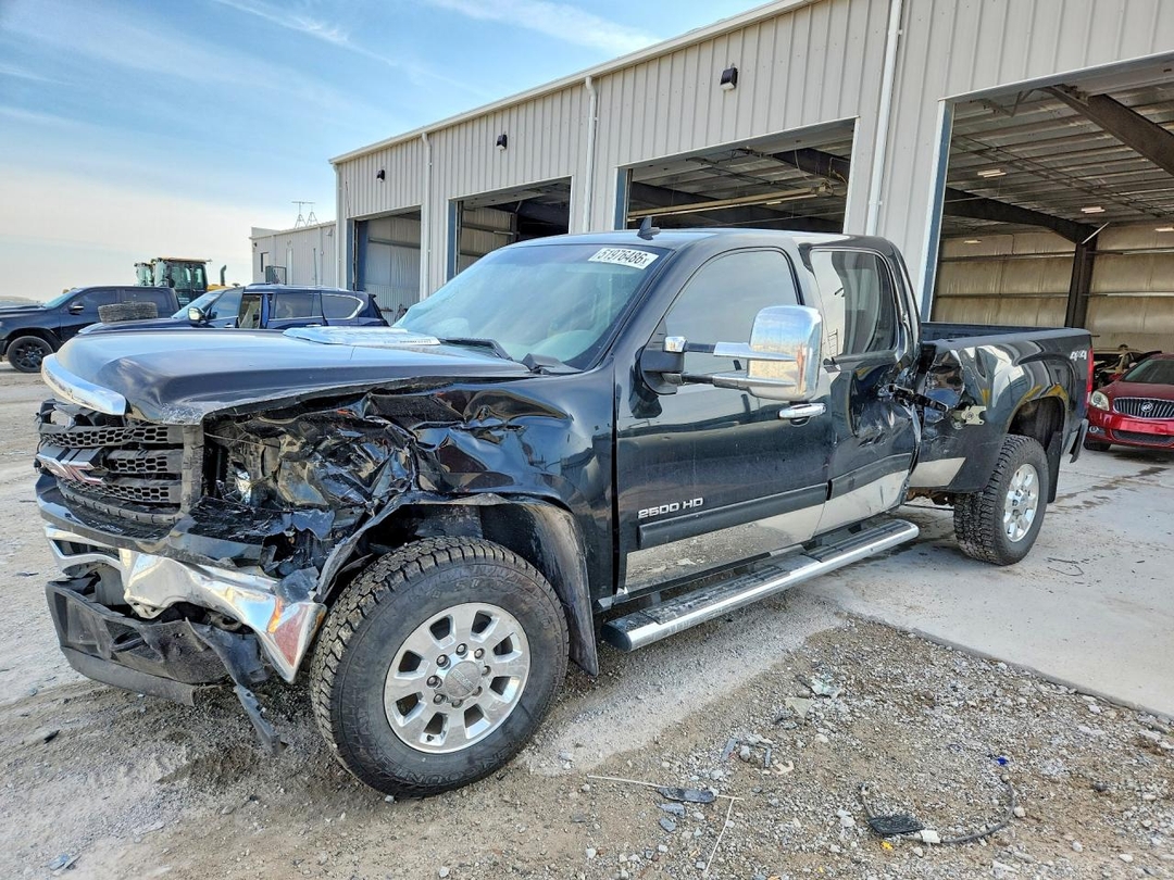 Vista de 2011 GMC SIERRA K2500 SLT, ángulo 1