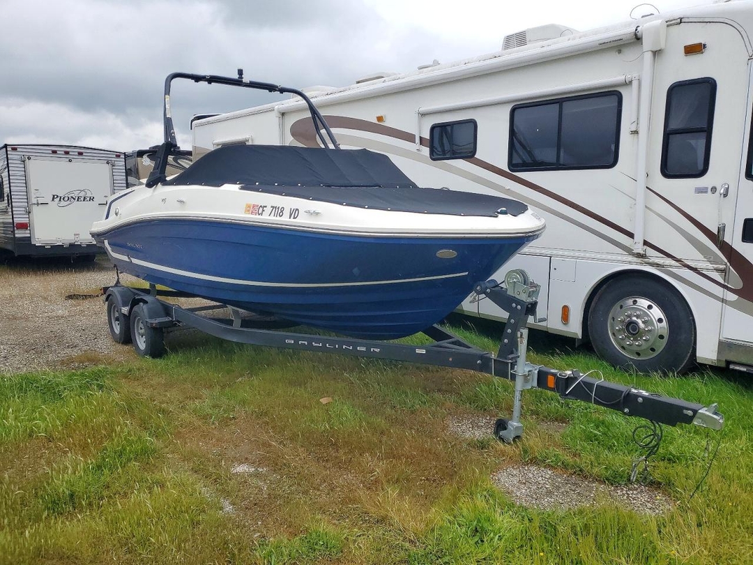 منظر 2018 BAYLINER BOAT، زاوية 1