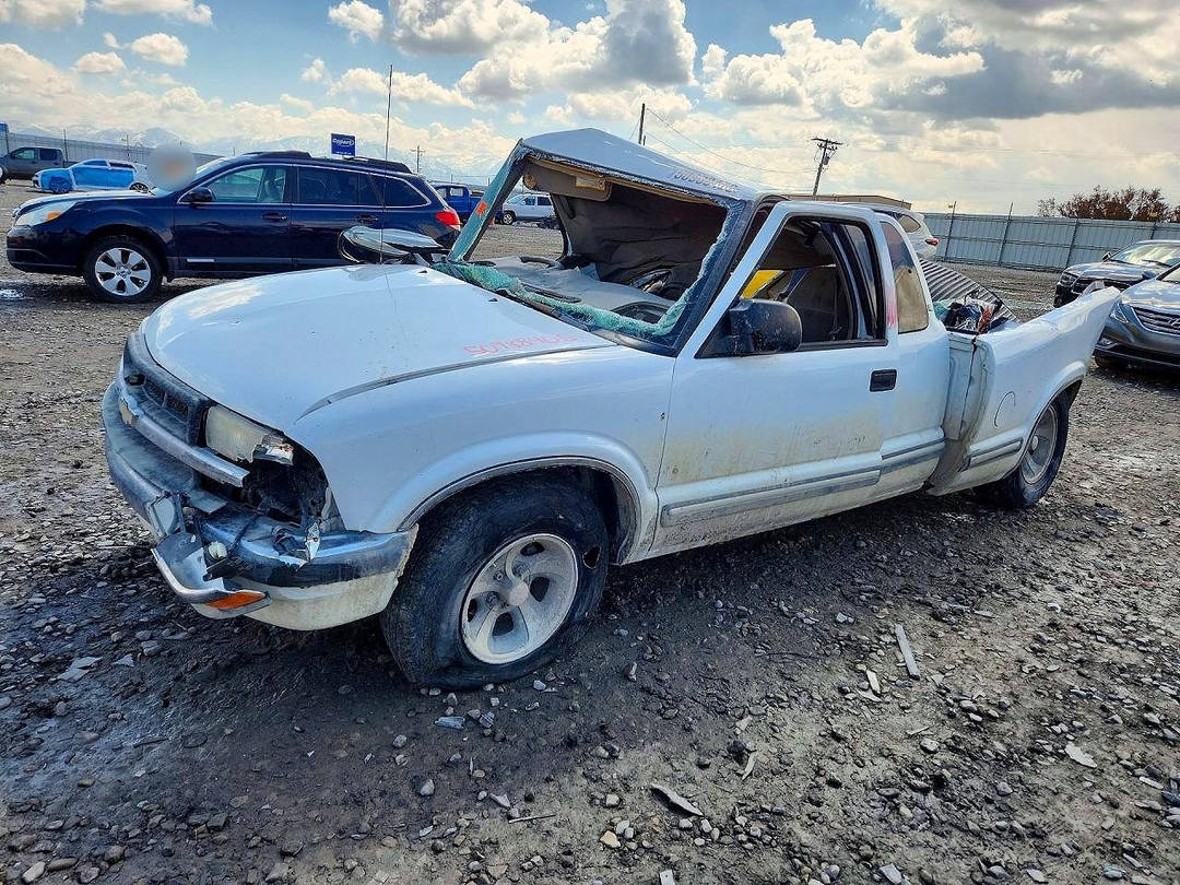منظر 2001 CHEVROLET S TRUCK S10، زاوية 1