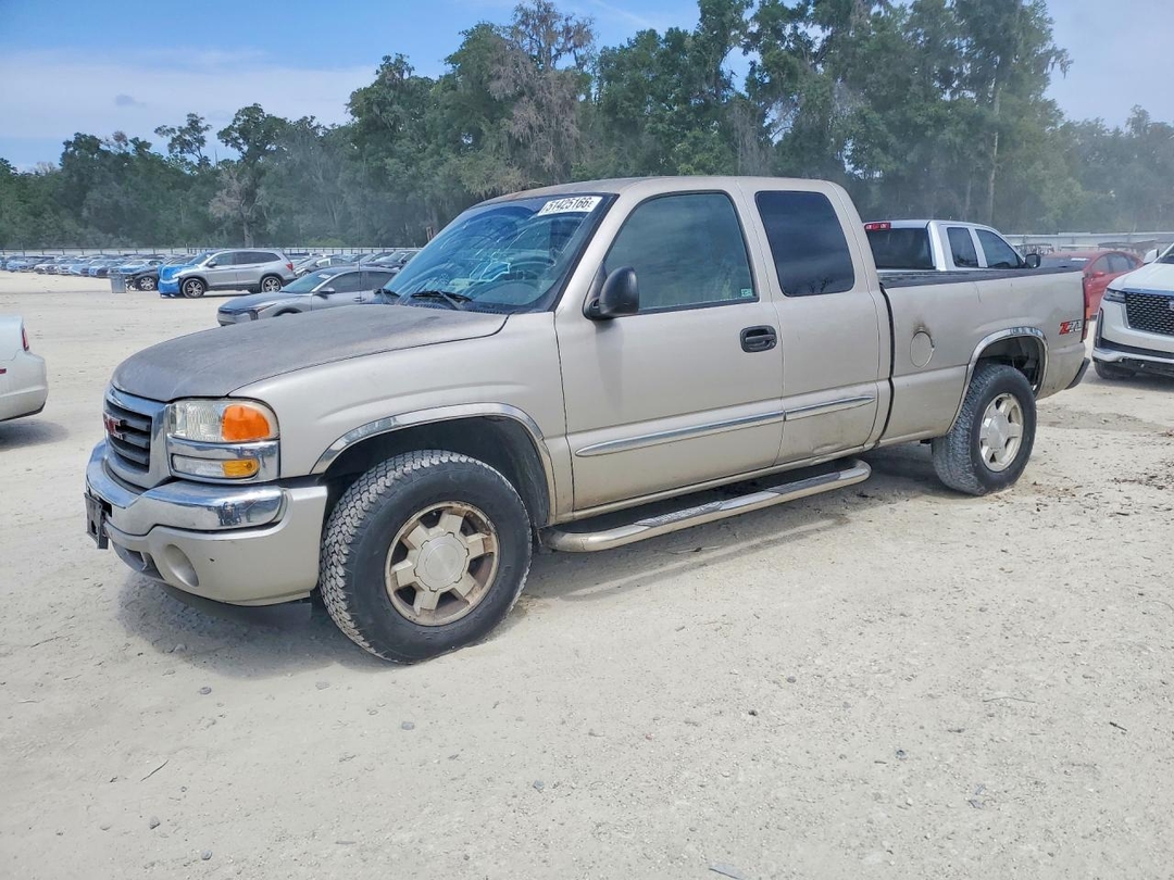 Vista de 2005 GMC NEW SIERRA K1500, ángulo 1