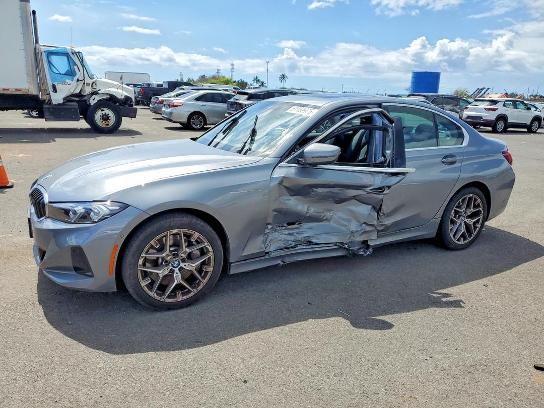 Vista de 2025 BMW 330I, ángulo 1