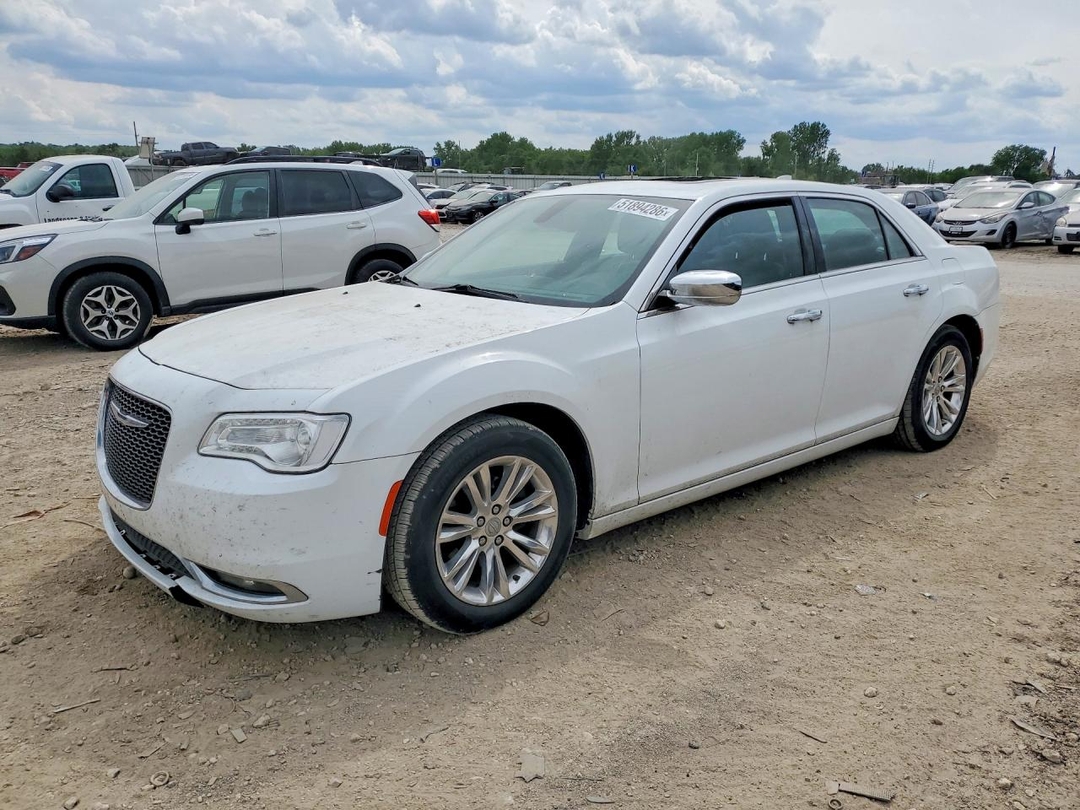 Vista de 2017 CHRYSLER 300C, ángulo 1